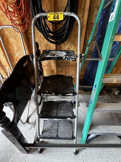 STAPLETON 36" STEP LADDER