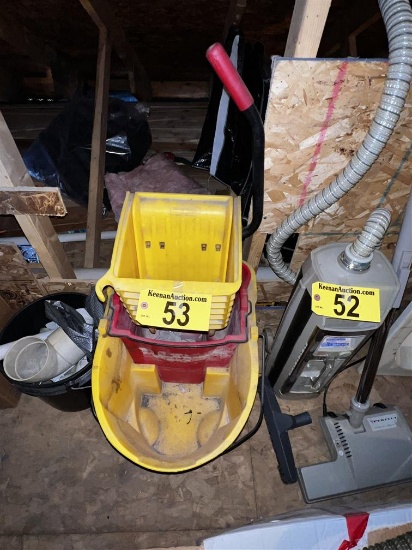 MOP BUCKET W/ RINGER