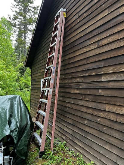 WERNER 12' FIBERGLASS STEP LADDER