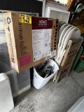 LOT: HOME DECORATORS MEDICINE CABINET, GLASS SHELVING, GLASSWARE