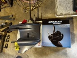 LOT: LOWER UNIT & QUICKSILVER PROPELLER