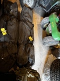 OTTER 4' X 6' SIDED INSULATED HUB STYLE ICE SHELTER