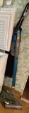 SHARK PORTABLE VACUUM CLEANER W/ CHARGER