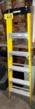 HUSKY 6' FIBERGLASS STEP LADDER