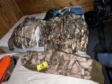 LOT OF ASSORTED HUNTING APPAREL: