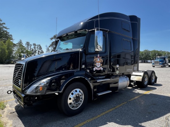 2017 VOLVO VNL780 HIGH ROOF SLEEPER TRACTOR, TK501ME, MILES: 768,919 VIN:4V4NC9EHXHN979349