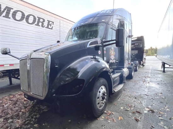 2017 KENWORTH T680 SLEEPER TRACTOR, TK520ME, MILES JUNE 2024: 552,333 VIN: 1XKYDP9X8HJ155373