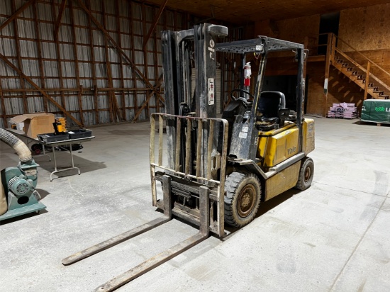 YALE 5,000LB. LP FORKLIFT, 8,289.4 HOURS, SIDE SHIFT, 188" 3-STAGE MAST
