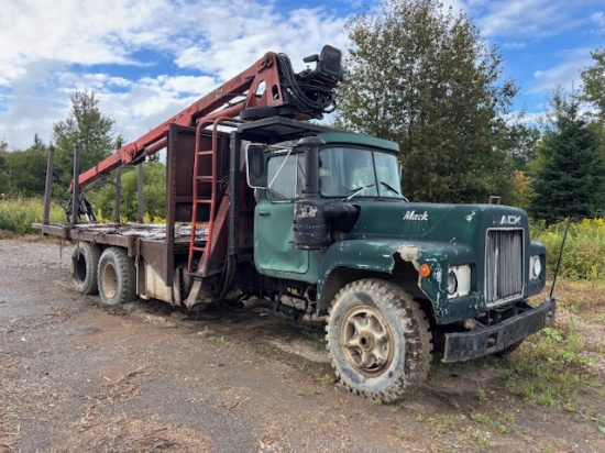 1974 MACK R-685ST T/A CARRIER, W/ BARKO 8000 CAB MOUNTED LOG CRANE, GRAPPLE