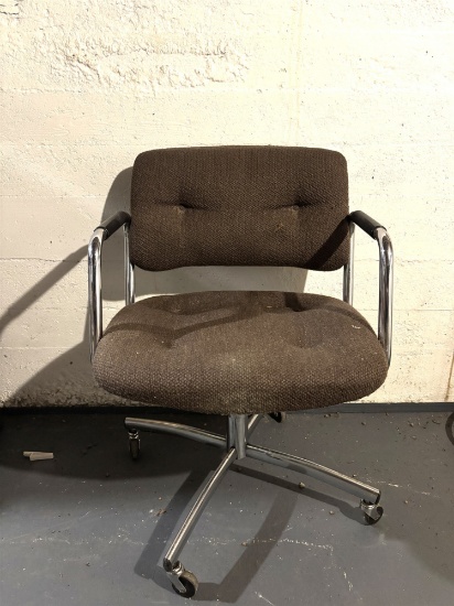 STEELCASE UPHOLSTERED SWIVEL OFFICE CHAIR