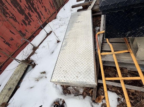 TRAILFX DIAMOND PLATE TRUCK TOOL BOX