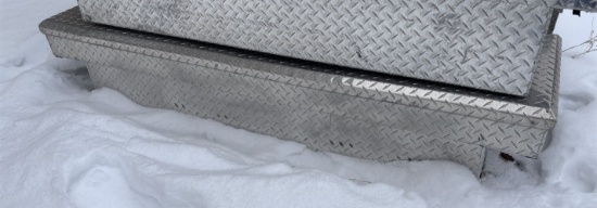 TRAILFX DIAMOND PLATE TRUCK TOOL BOX