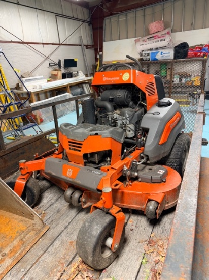 HUSQVARNA ZERO TURN PROFESSIONAL V554 STAND-ON, 54” DECK, 160 HOURS