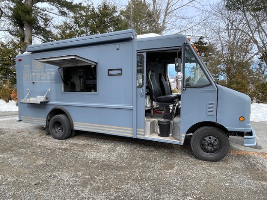 2004 FORD E350 FOOD TRUCK W/ FULLY EQUIPPED KITCHEN, 57,830 MILES, VIN: 1FCKE39L24HB08491