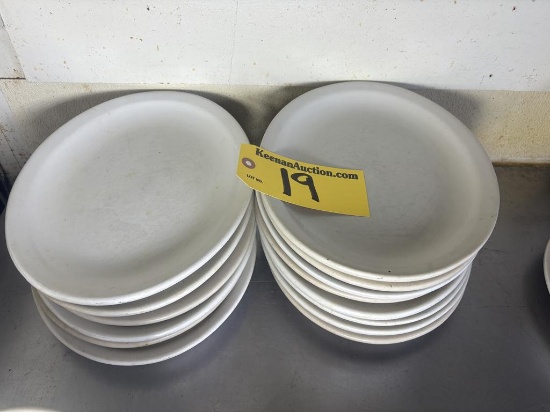 LOT: 14-OVAL 12" SERVING PLATTERS