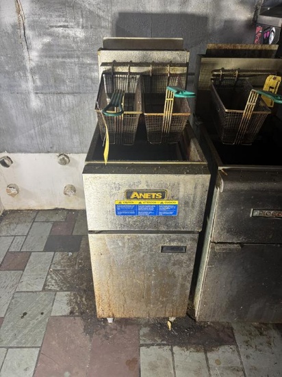 ANETS MODEL SLG50 120,000 BTU, 50LB. DEEP FAT FRYER, PROPANE