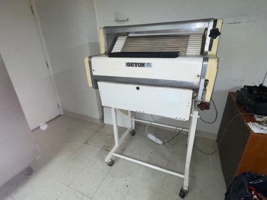 GUYON MOULDER MODEL MO1P, 3PH, 1/3HP