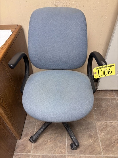 Bid Price X 2 - (2) Multi-Task Office Chairs