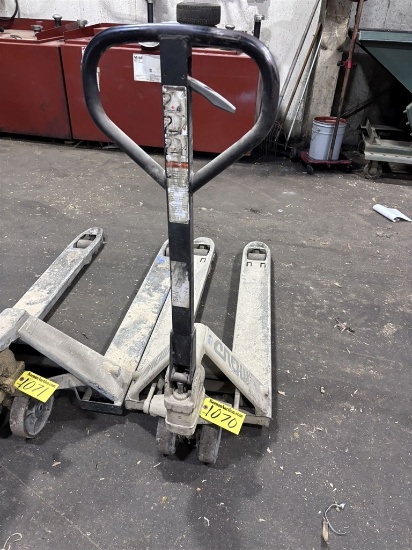 Crown Narrow Hydraulic Pallet Jack