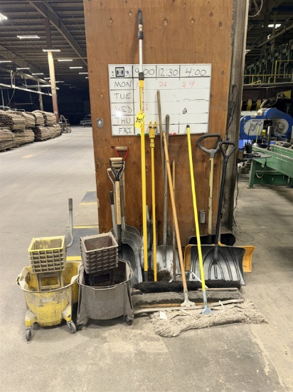 LONG HANDLED TOOL LOT: