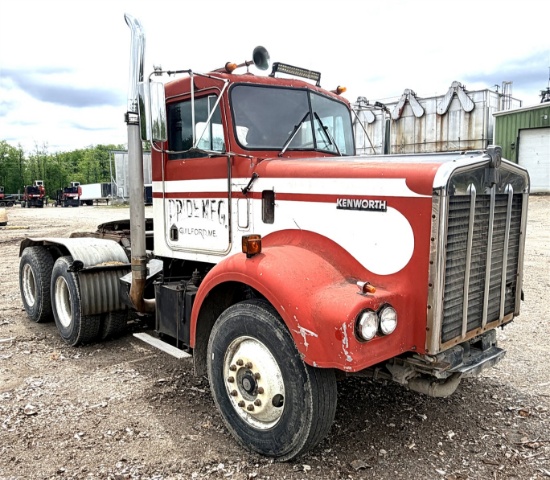 1975 Kenworth W900 Tandem Axle Yard Tractor
