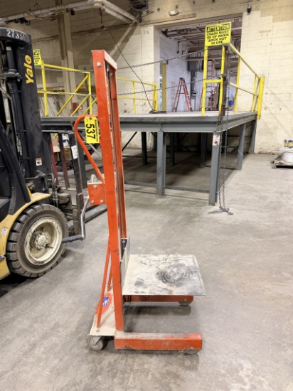 WESCO LLWPI 500LB MANUAL STOCK LIFT