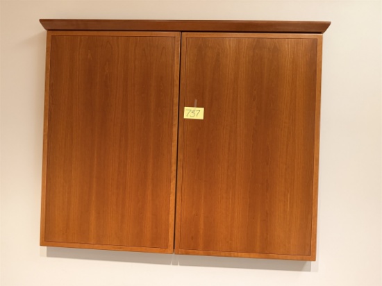Enclosed Pinboard/Whiteboard Wall Mount