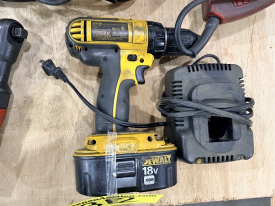 Dewalt Dcd700 1/2" Cordless Drill 18v W/ Battery & Charger