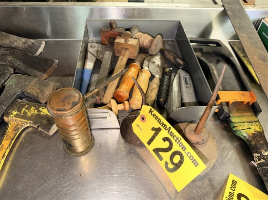 Lot: 3-Oilers, Utility Knives, Antique Woodworking Hand Tools