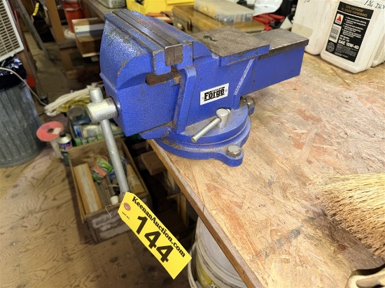 Central Forge 6" Swivel Bench Vise