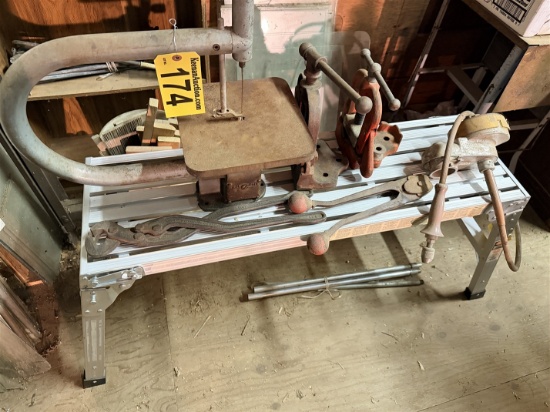 Lot: Atlas Workshop Scroll Saw, Rigid No.22 Pipe Vise