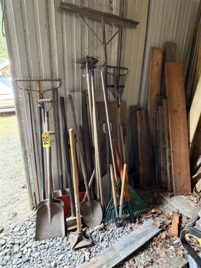 Long Handled Tool Lot: