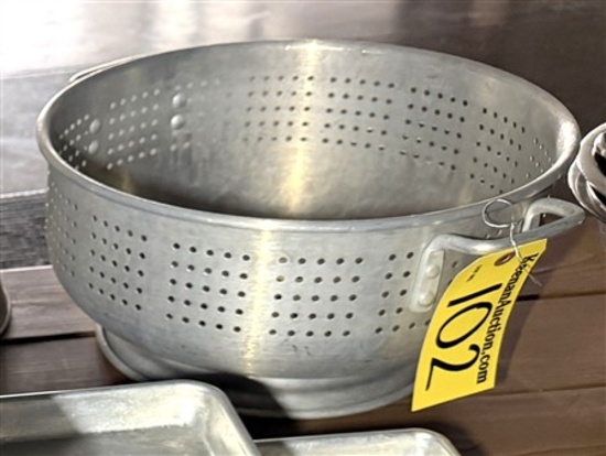Aluminum 14.5" Colander