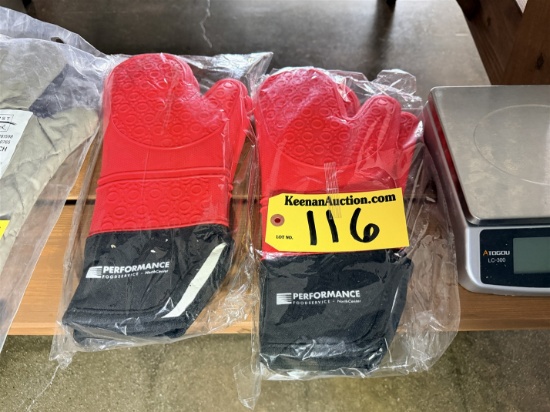 BID PRICE X 2 - (2) NEW SILICONE OVEN MITS