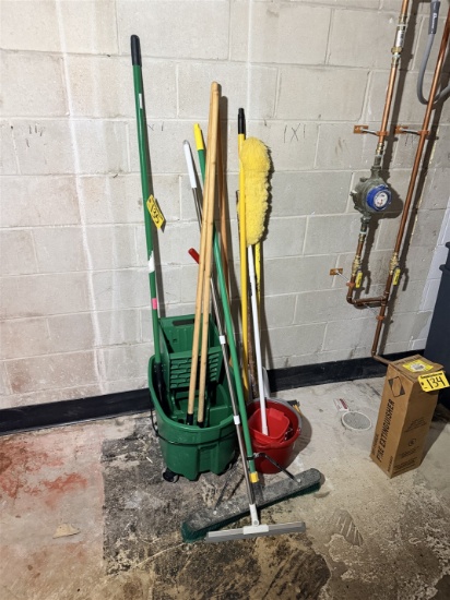 Long Handled Tool Lot: