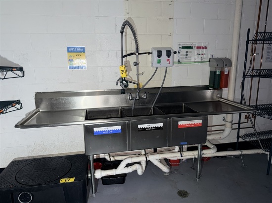 NBR EQUIPMENT 3-COMPARTMENT STAINLESS STEEL SINK