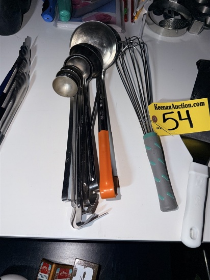 Lot: 8-Ladles