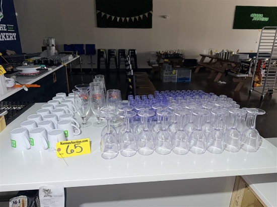 LOT OF ASSORTED PLASTIC DRINKWARE: