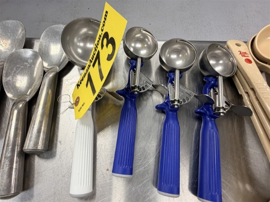 BID PRICE X 4 - (4) ASSORTED SIZE PORTION SCOOPS
