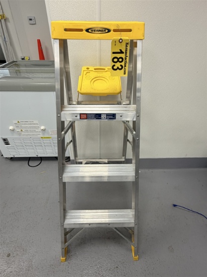WERNER 4' ALUMINUM STEP LADDER