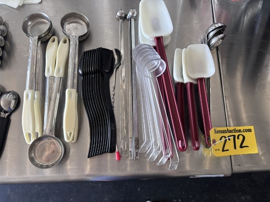 LOT OF ASSORTED KITCHEN UTENSILS: