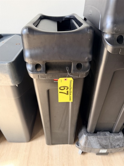 RUBBERMAID COMMERCIAL SLIM CAN WASTE BIN W/ LID
