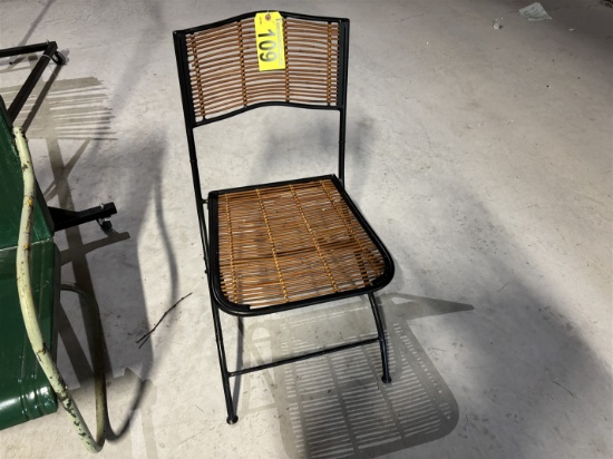 METAL PATIO CHAIR W/ BAMBOO SEAT