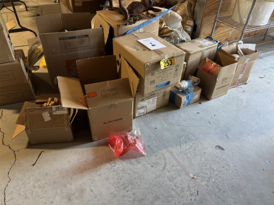 BID PRICE X 8 - (8) CEILING & WALL LIGHTS