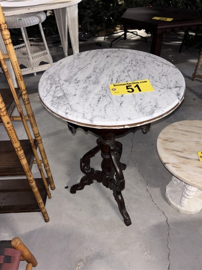 SINGLE PEDESTAL MARBLE TOP SIDE TABLE, 19.5" DIA. X 29.5"H