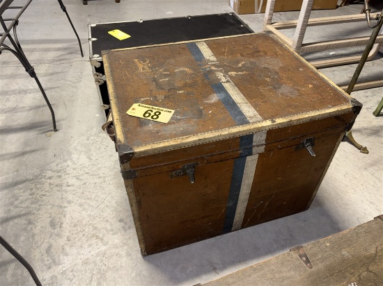 STORAGE CHEST, 23.5" X 29.5" X 24"H