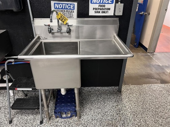 S/S SINGLE COMPARTMENT SINK W/ 16" RH DRAIN BOARD, 18" X 18" X 13"D BAY, 38.5" OVERALL WIDTH