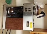 Bunn Pour-o-matic Commercial Coffee Maker 2 burners 2 coffee pots