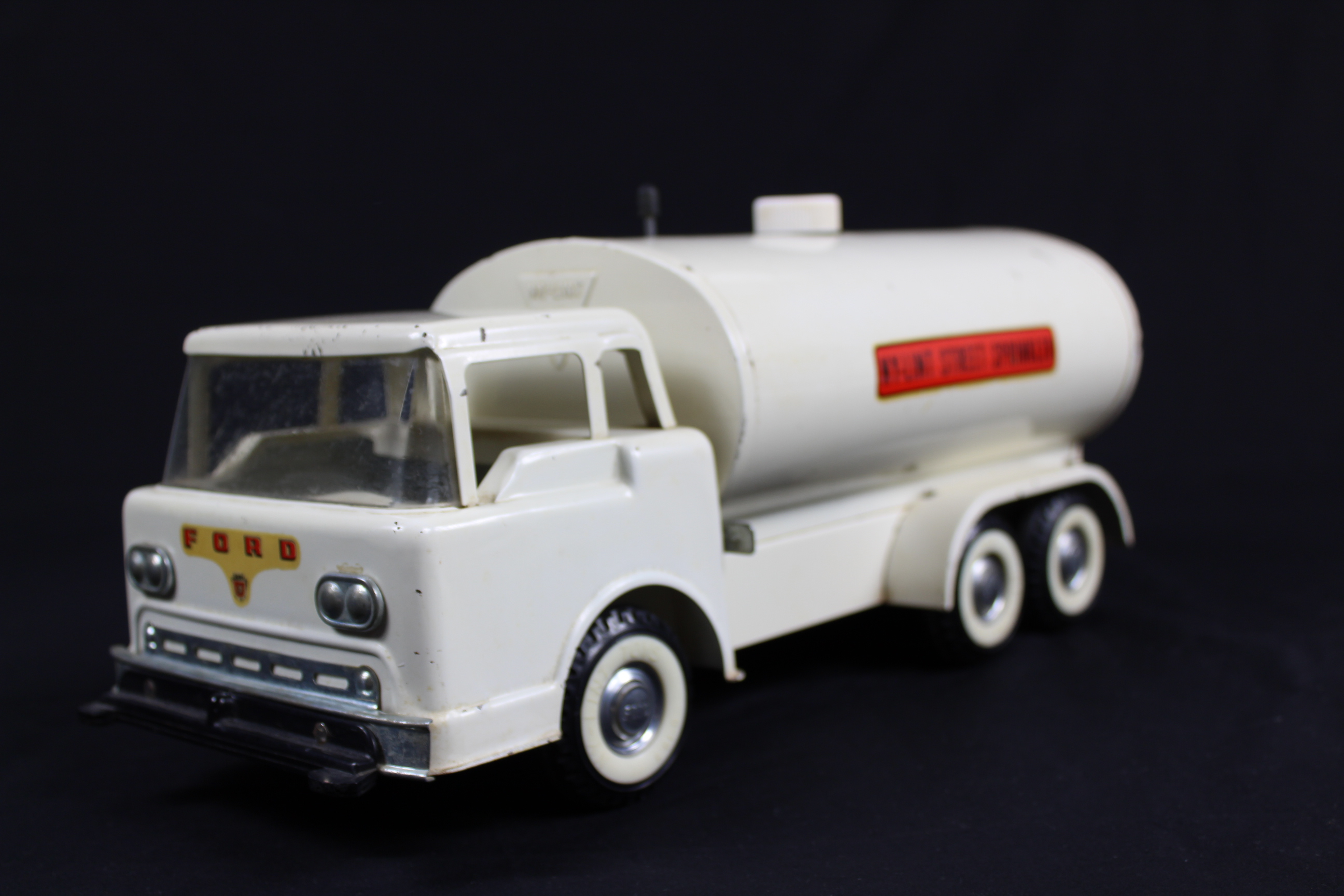 VINTAGE NYLINT STREET SPRINKLER TANKER TRUCK Proxibid