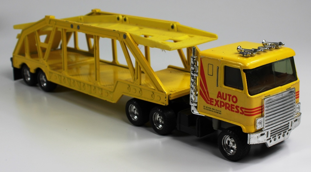 vintage ertl toy trucks